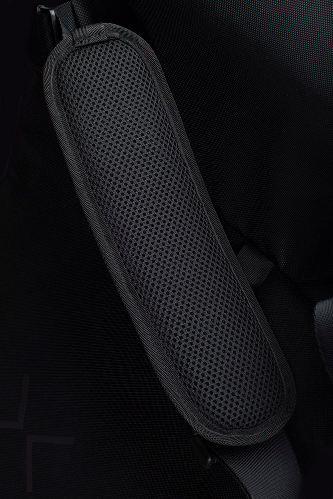 Close-up of shoulder pad on the HX Messenger Bag